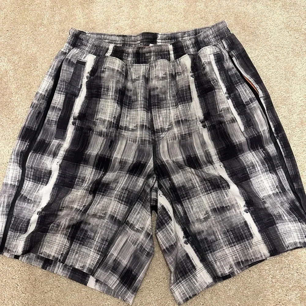 Lululemon Short Mens M Medium Gray Black Crosshatch Linerless Pockets Stretch